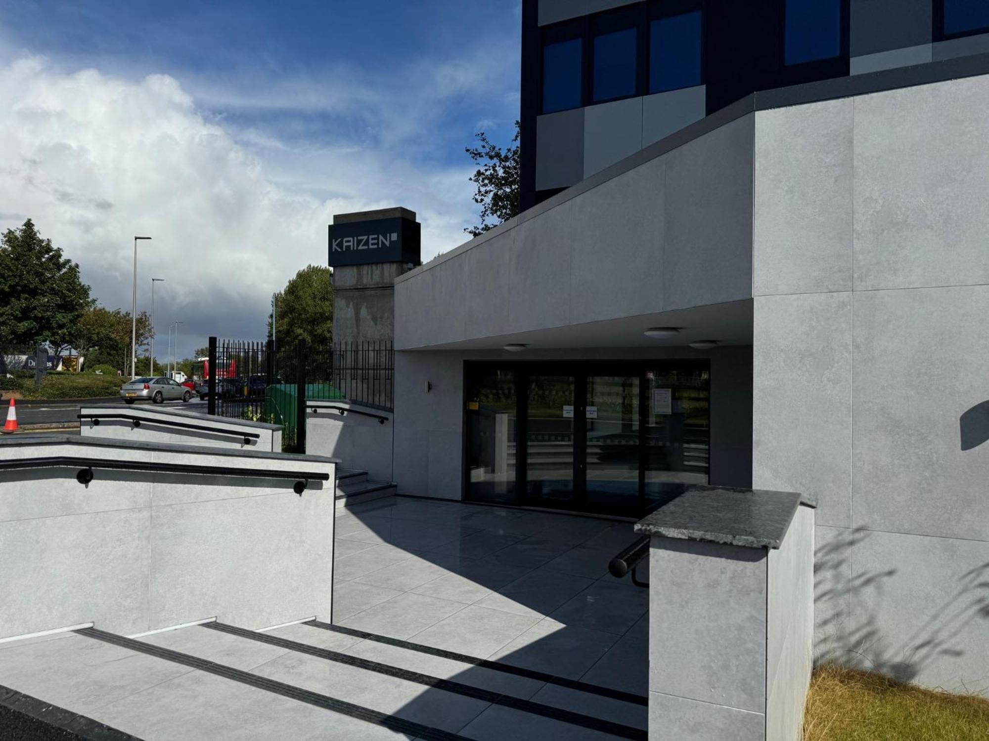 The Kaizen Apartment West Bromwich Exterior foto